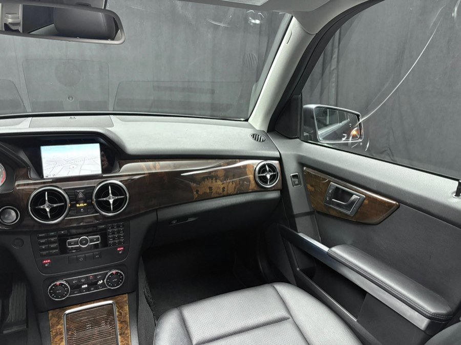 Used 2014 Mercedes-Benz GLK 350 4MATIC w/ Sport Package w/ Premium 1 Package image 39