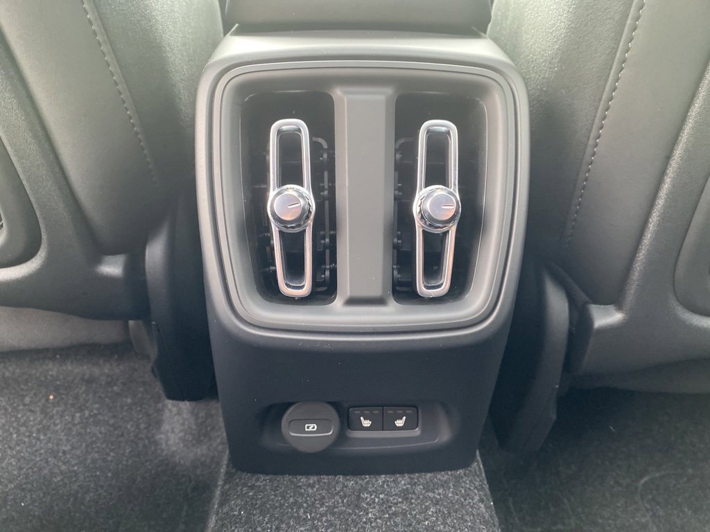 New 2024 Volvo XC40 Recharge Ultimate w/ Protection Package Premier image 31