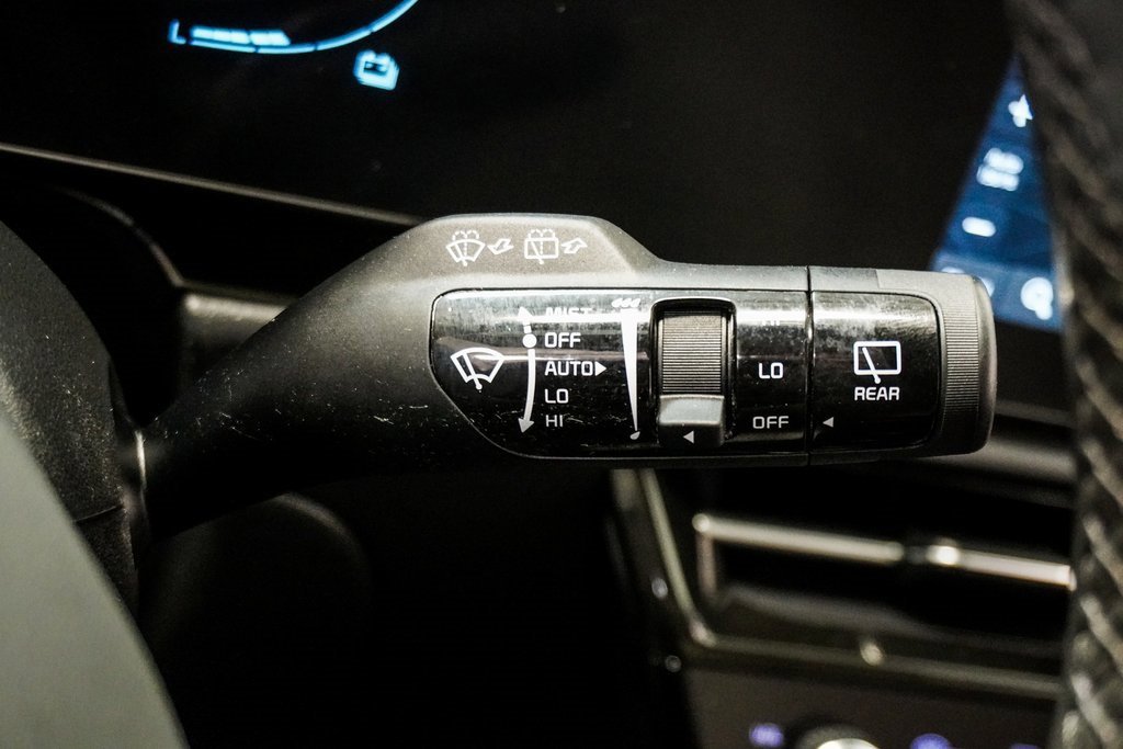 Used 2023 Kia Niro EX Touring image 20