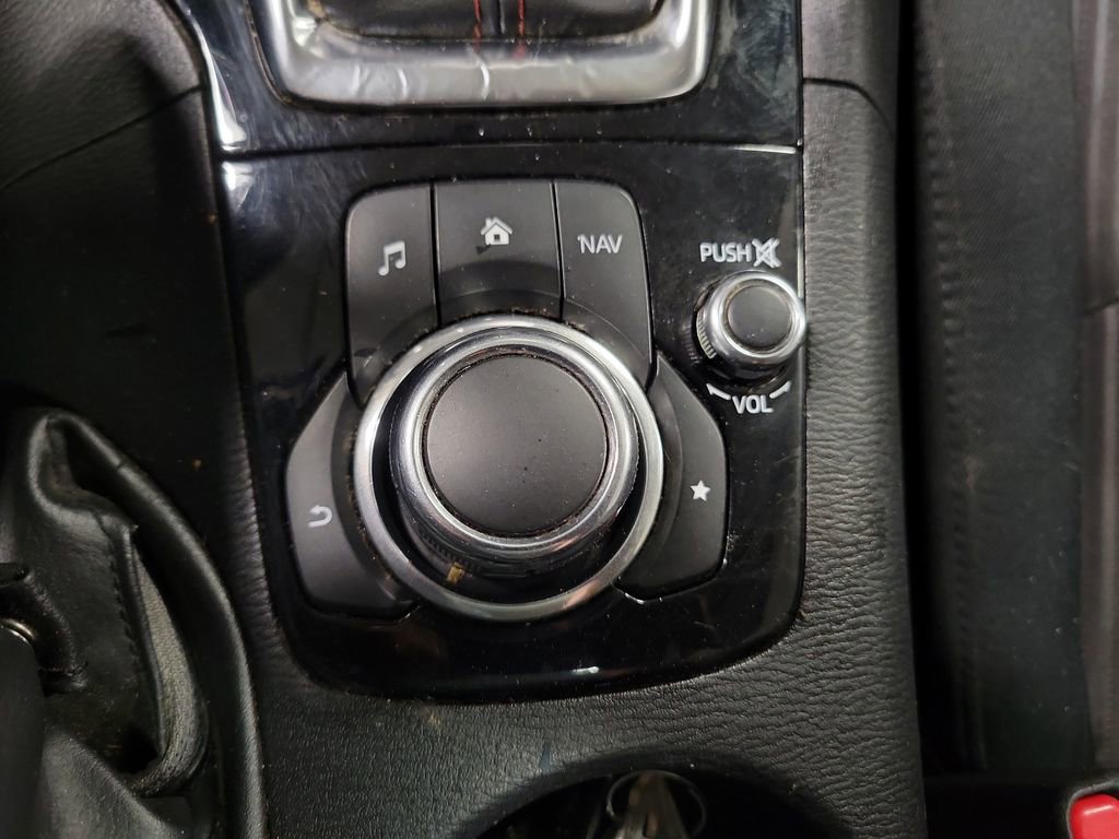 Used 2014 MAZDA MAZDA3 i Touring w/ Technology Package image 17