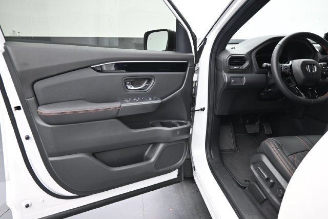 New 2026 Honda Pilot Sport image 17