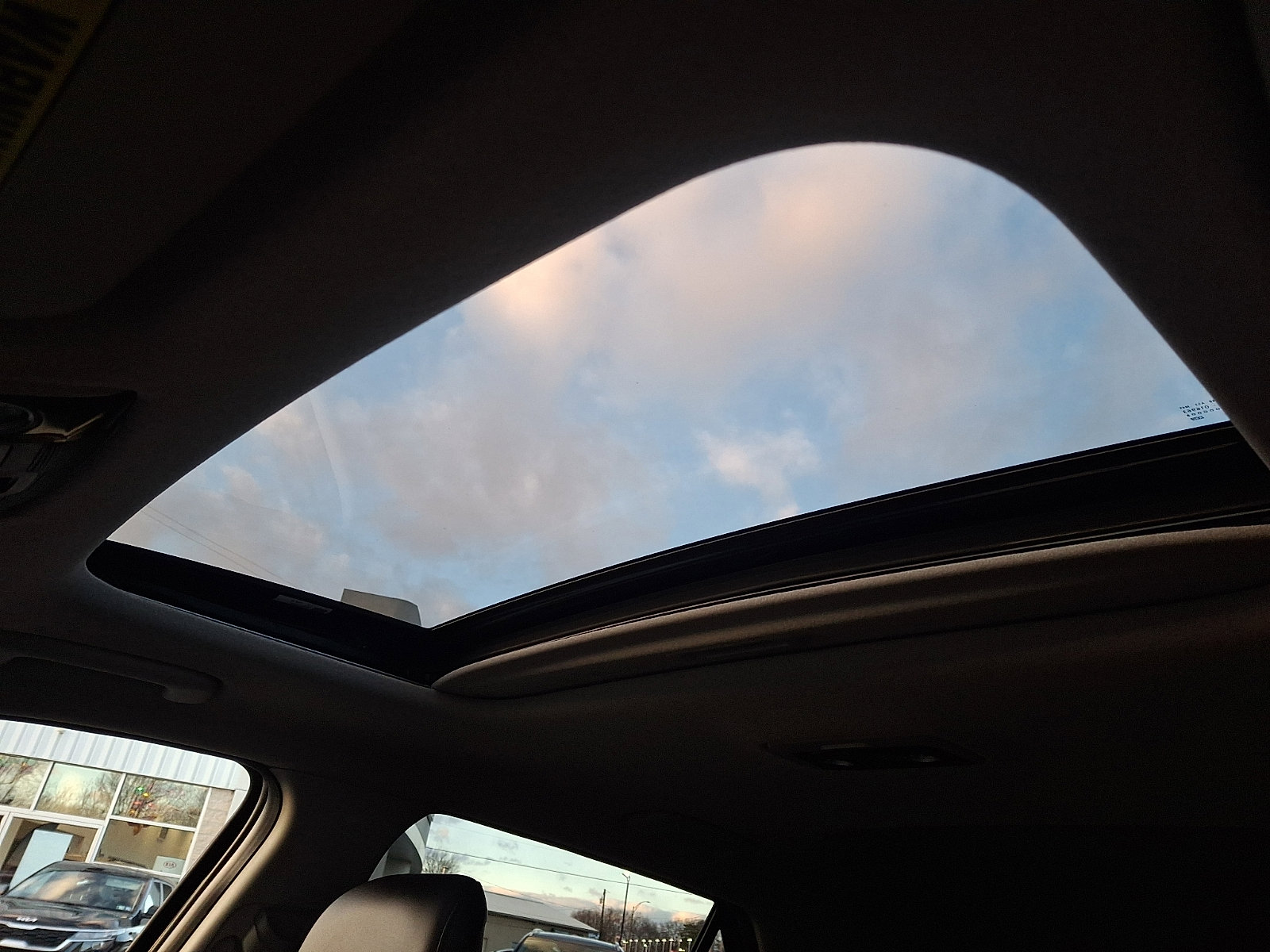 Certified 2023 Kia Niro SX Touring image 14