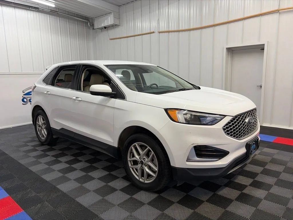 Used 2024 Ford Edge SEL AWD/4WD image 3