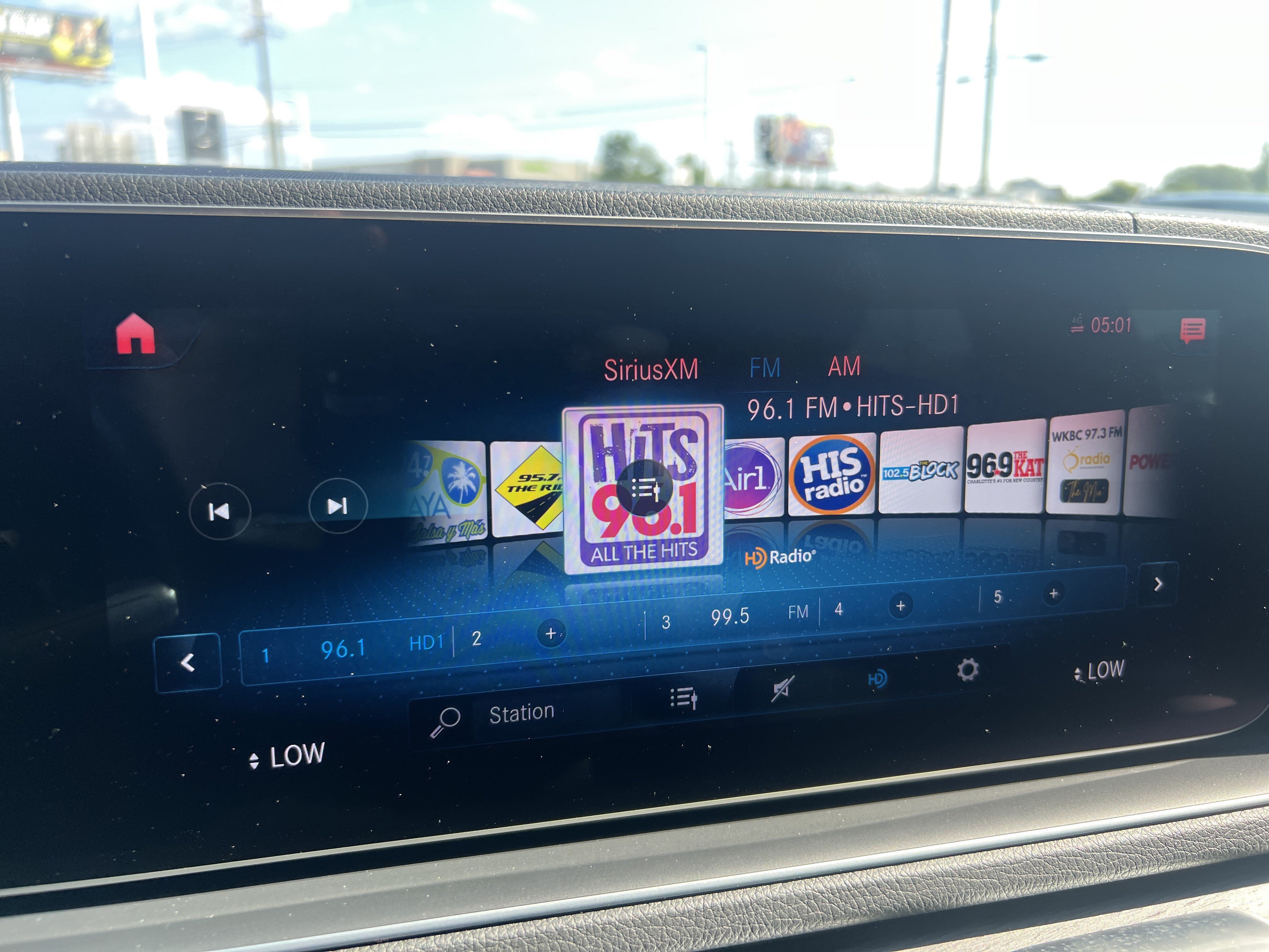 Used 2020 Mercedes-Benz GLS 450 4MATIC image 23