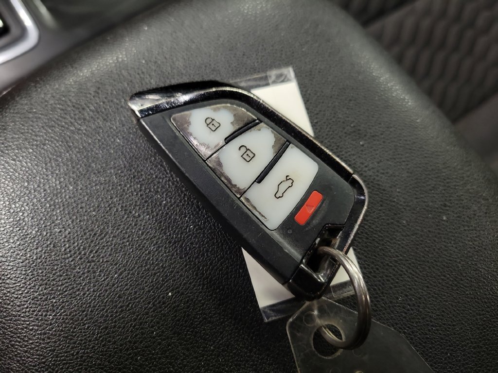 Used 2020 Chevrolet Equinox LT FWD image 20