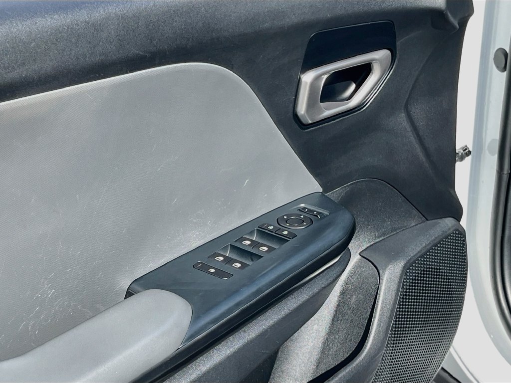Used 2025 Kia K4 FWD image 17