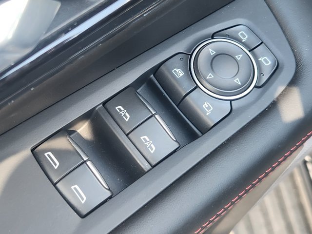 Used 2025 GMC Yukon AT4 Ultimate AWD/4WD image 22
