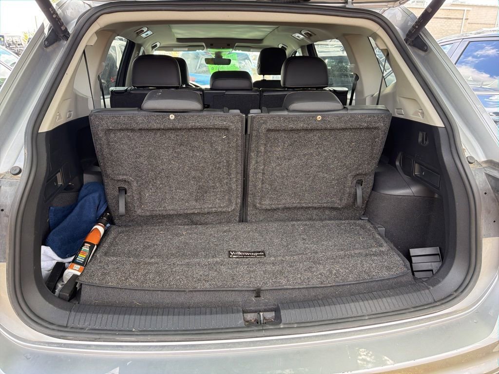Used 2022 Volkswagen Tiguan SE w/ Panoramic Sunroof Package image 7