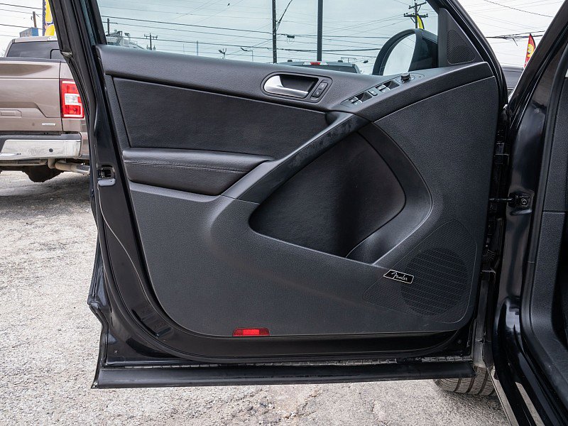 Used 2016 Volkswagen Tiguan SEL image 10