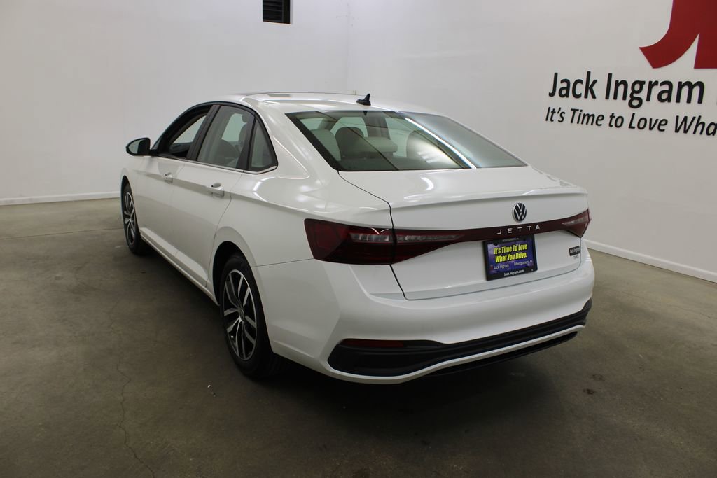 New 2026 Volkswagen Jetta SE FWD image 3
