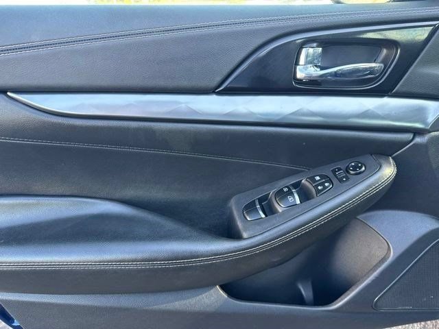 Used 2019 Nissan Maxima 3.5 SL w/ Floor Mat Group FWD image 11