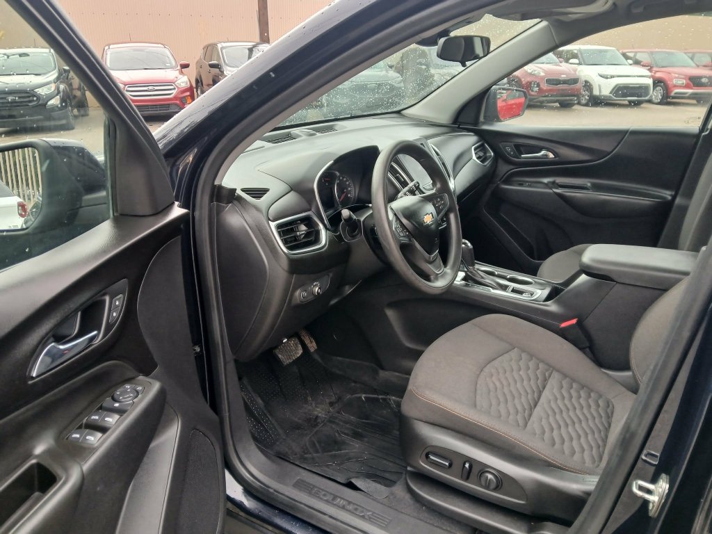 Used 2021 Chevrolet Equinox LT w/ LPO, Floor Liner Package FWD image 9
