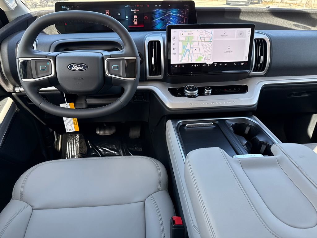 New 2026 Ford Expedition Active image 5