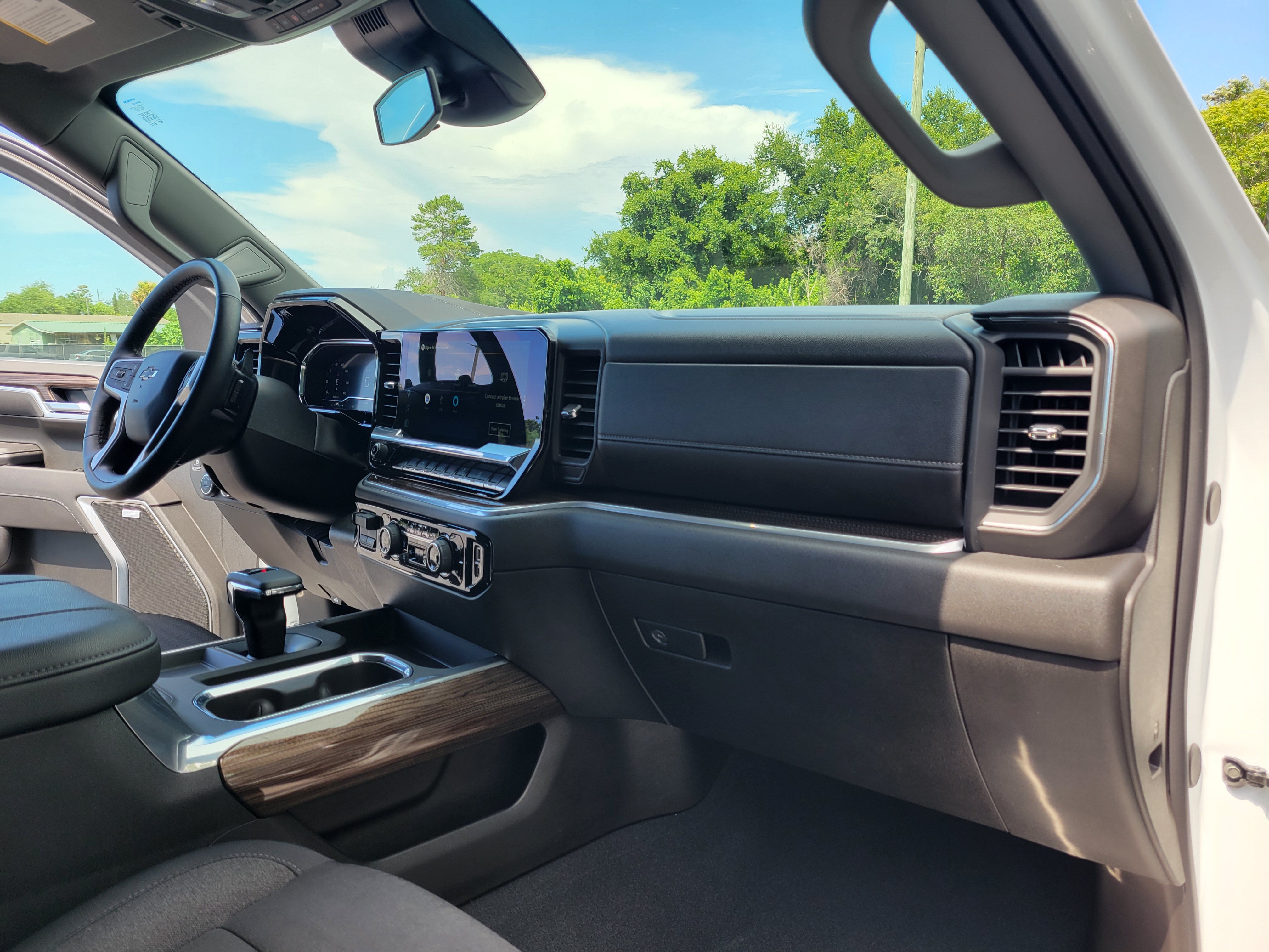 Certified 2025 Chevrolet Silverado 1500 RST AWD/4WD image 33