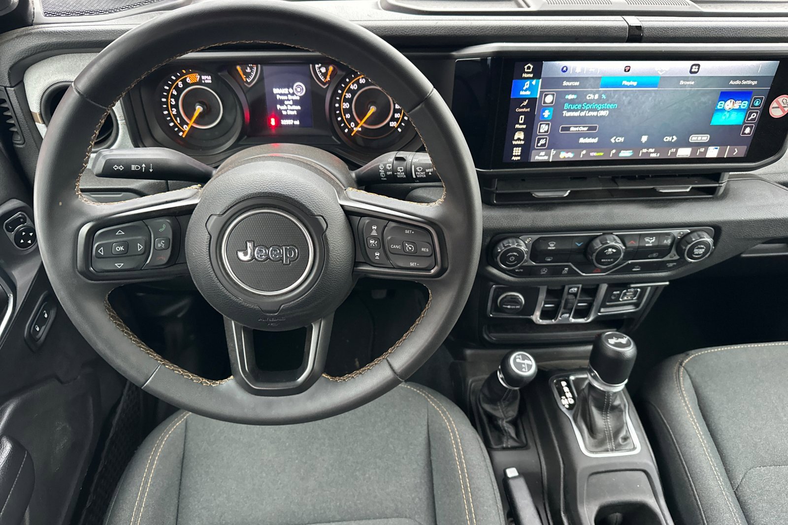 Used 2024 Jeep Wrangler Sport S image 12