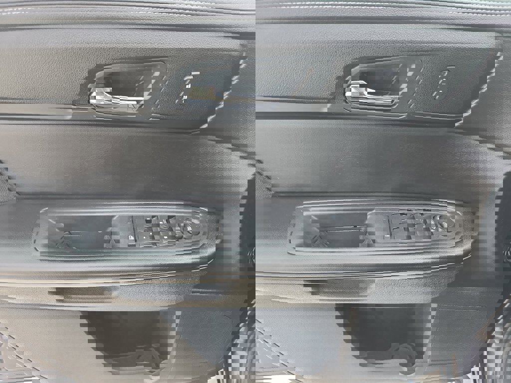 Used 2015 Chevrolet Traverse LT w/ Style and Technology Package image 15