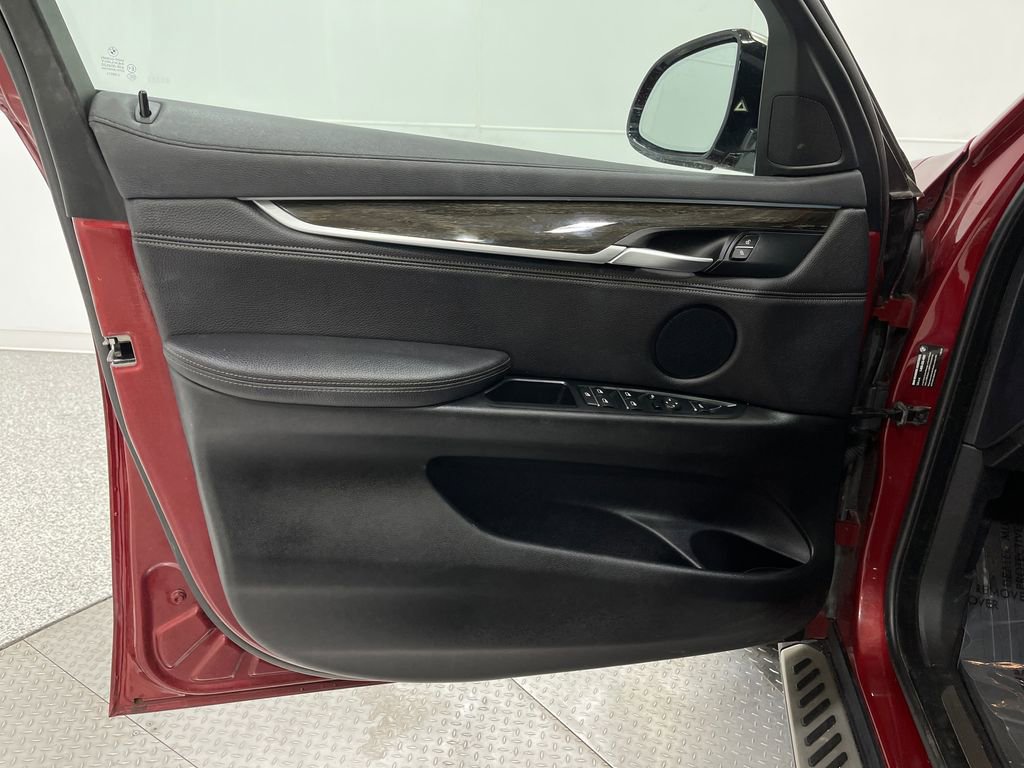 Used 2019 BMW X6 xDrive35i w/ Executive Package image 16