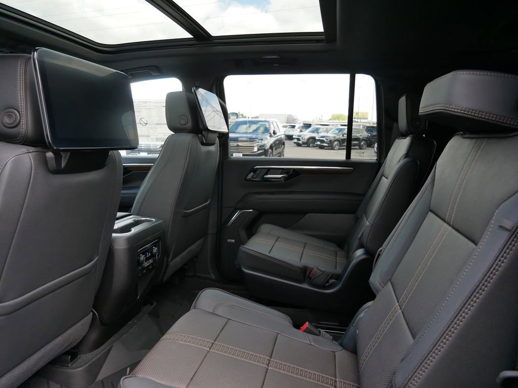 New 2026 Chevrolet Suburban High Country AWD/4WD image 17