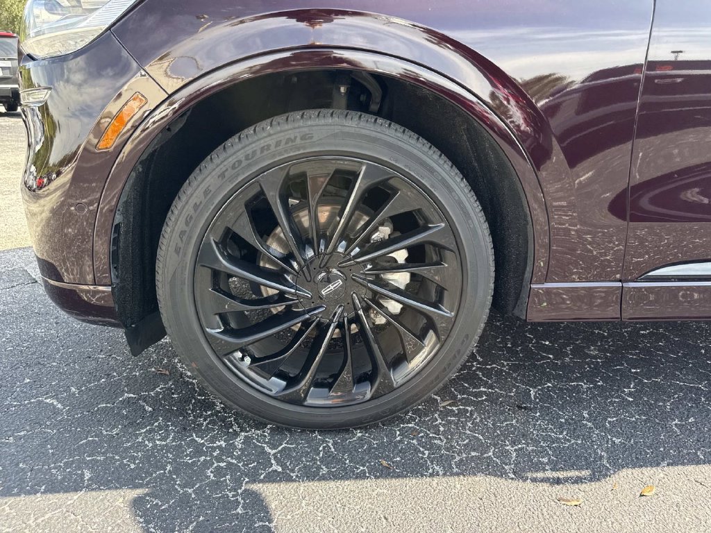 Used 2023 Lincoln Aviator Reserve w/ Equipment Group 201A RWD image 10