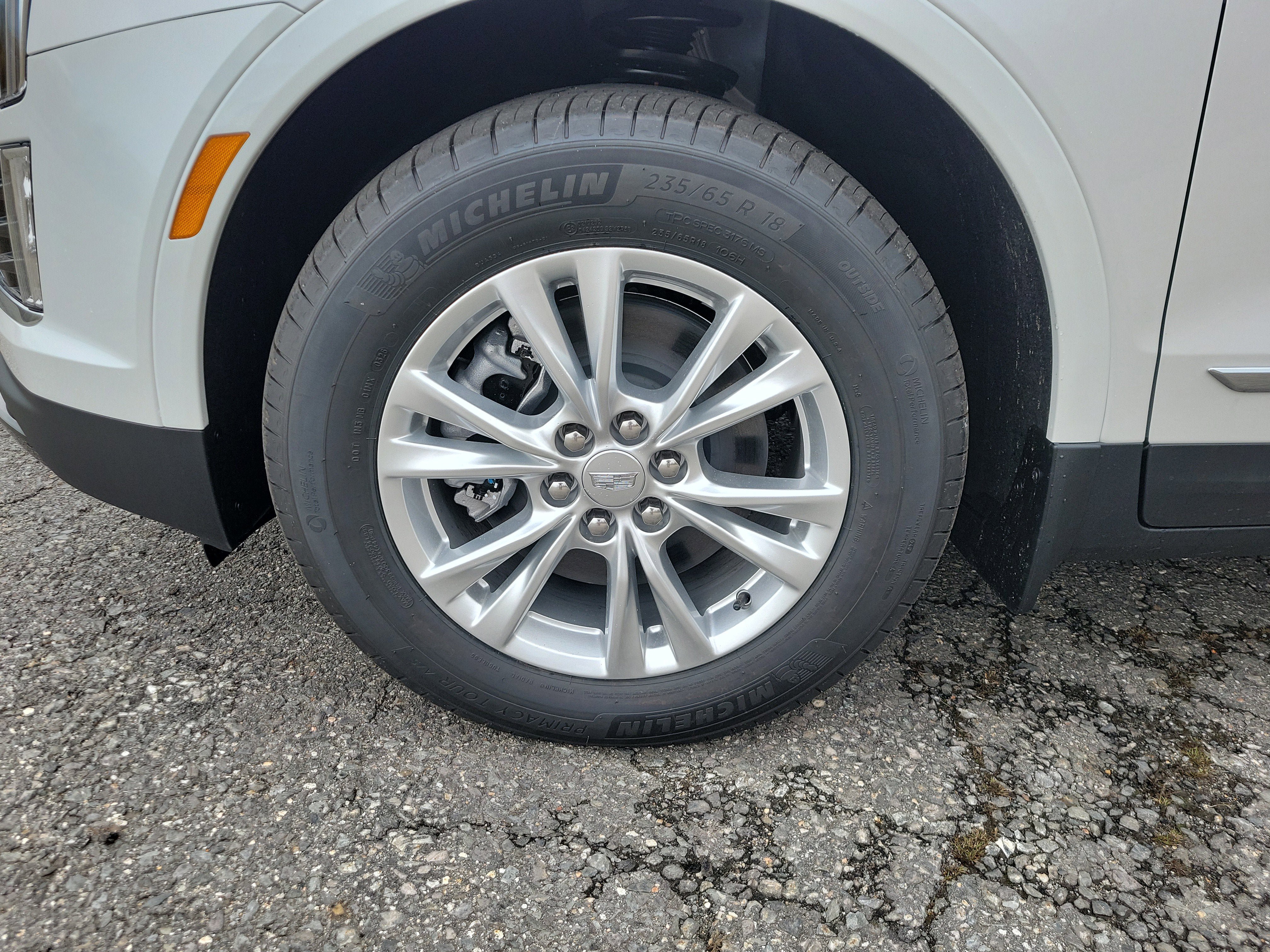 New 2026 Cadillac XT5 Luxury w/ LPO, Floor Liner Package AWD/4WD image 11