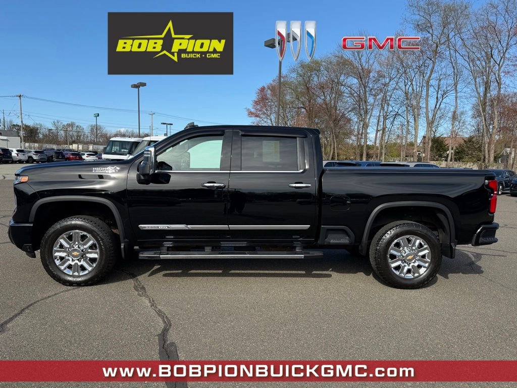 Used 2024 Chevrolet Silverado 2500 High Country w/ Technology Package AWD/4WD image 2