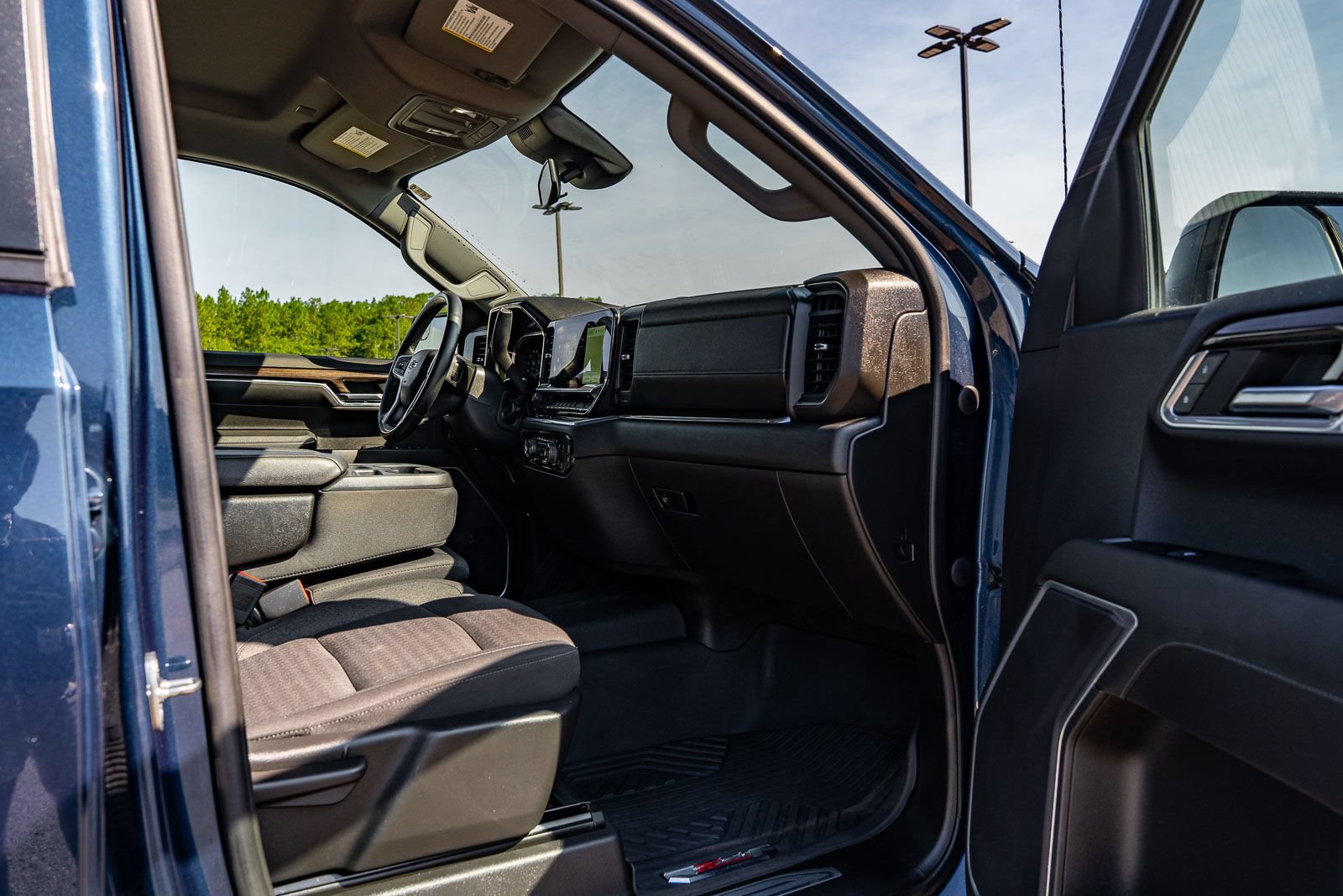 Used 2023 Chevrolet Silverado 1500 RST AWD/4WD image 11
