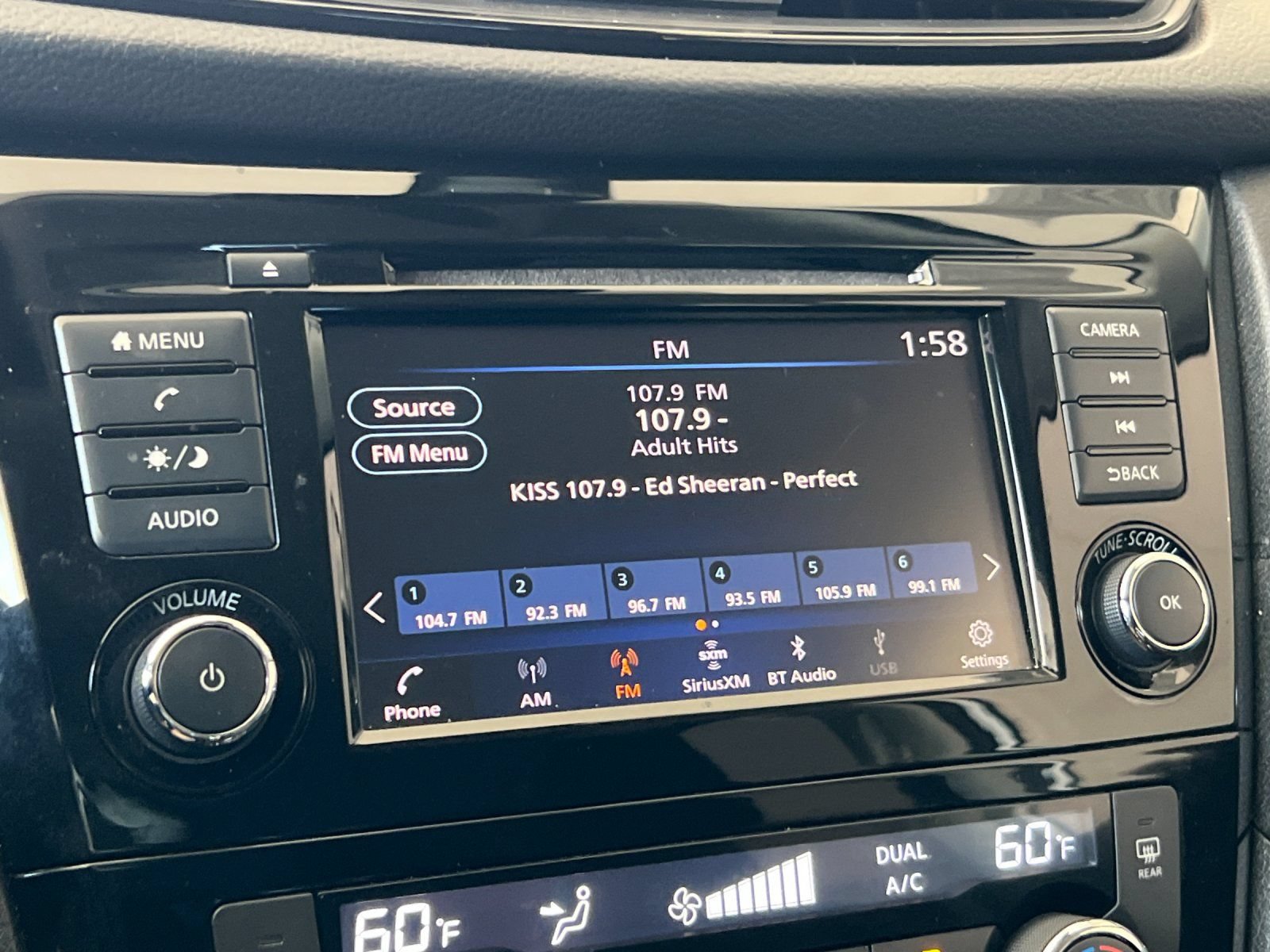 Used 2020 Nissan Rogue SV FWD image 17
