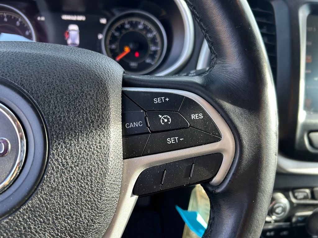 Used 2015 Jeep Cherokee Trailhawk image 24