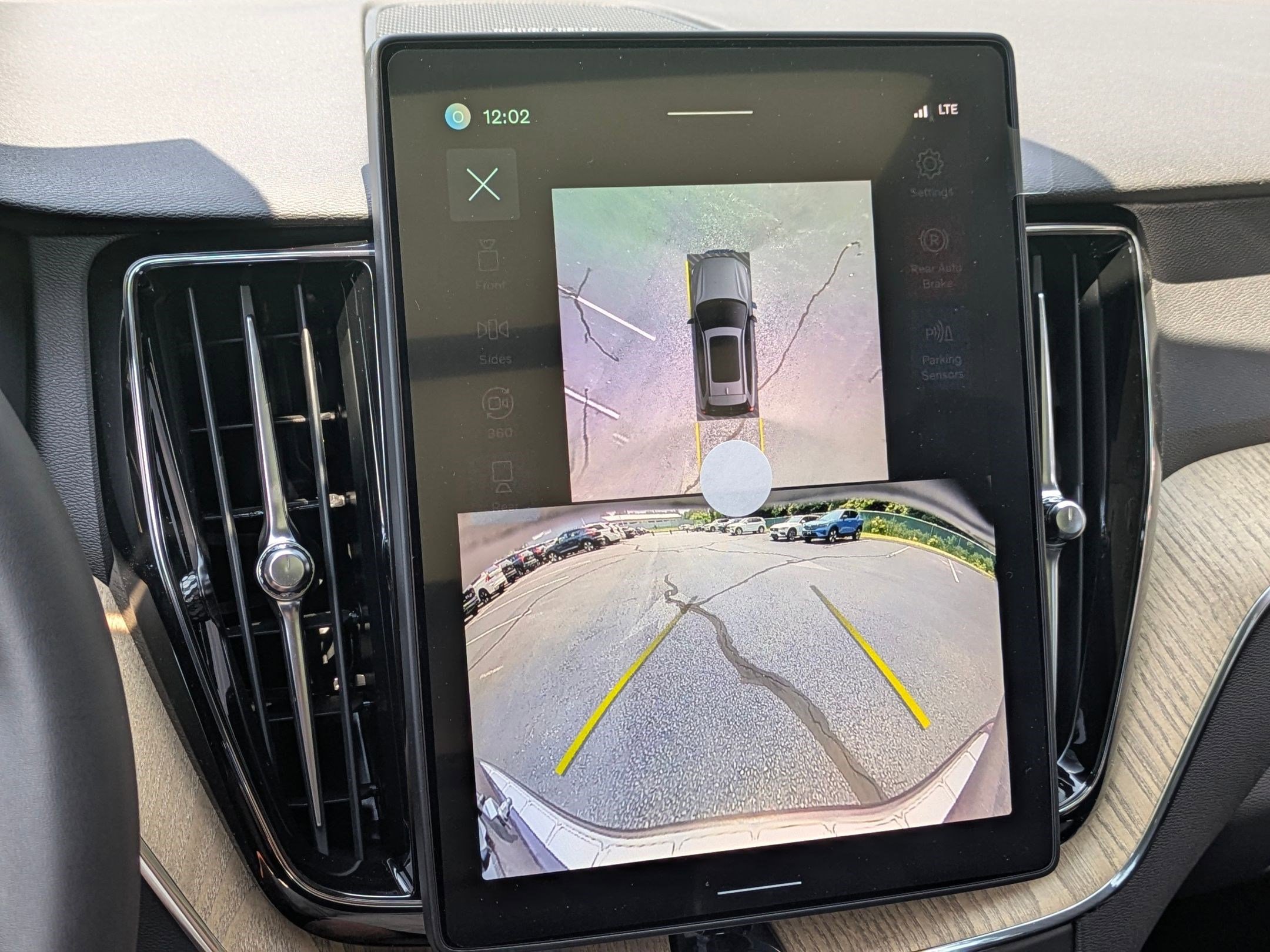 New 2026 Volvo XC60 B5 Plus w/ Protection Package Premier image 17