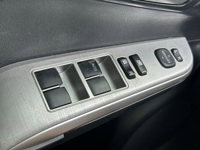 Used 2014 Toyota Camry SE FWD image 17