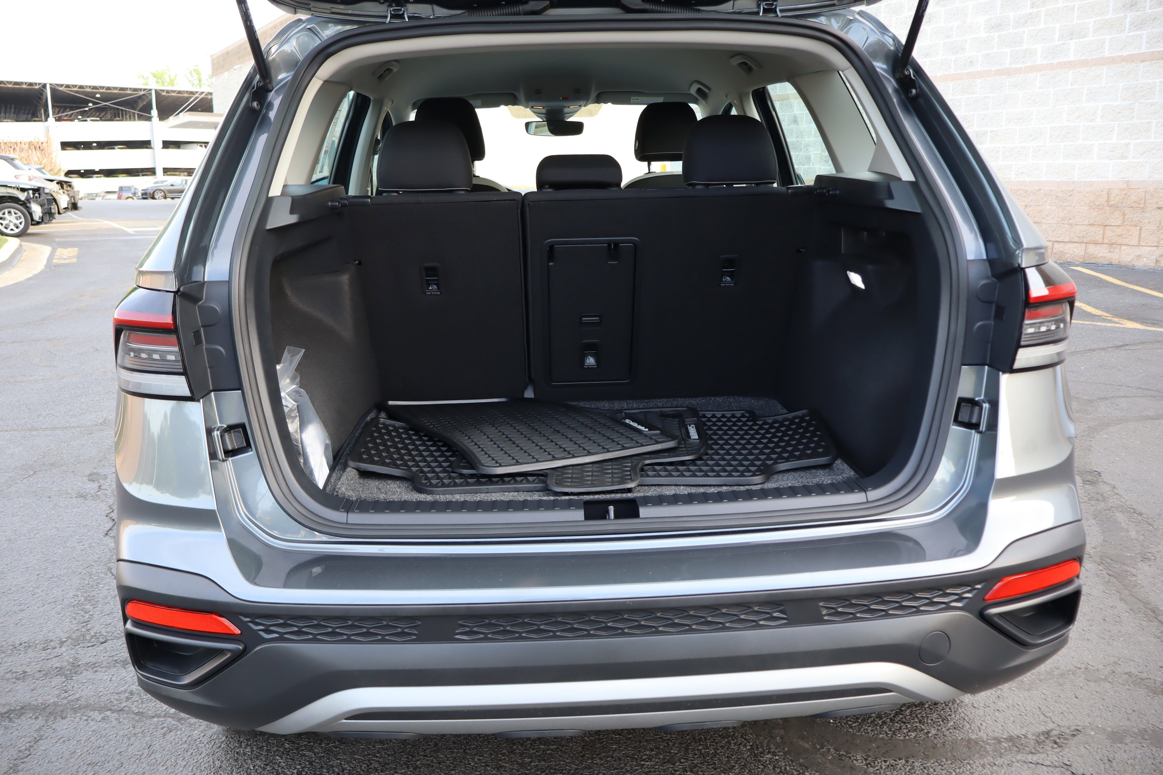 Certified 2025 Volkswagen Taos S image 5