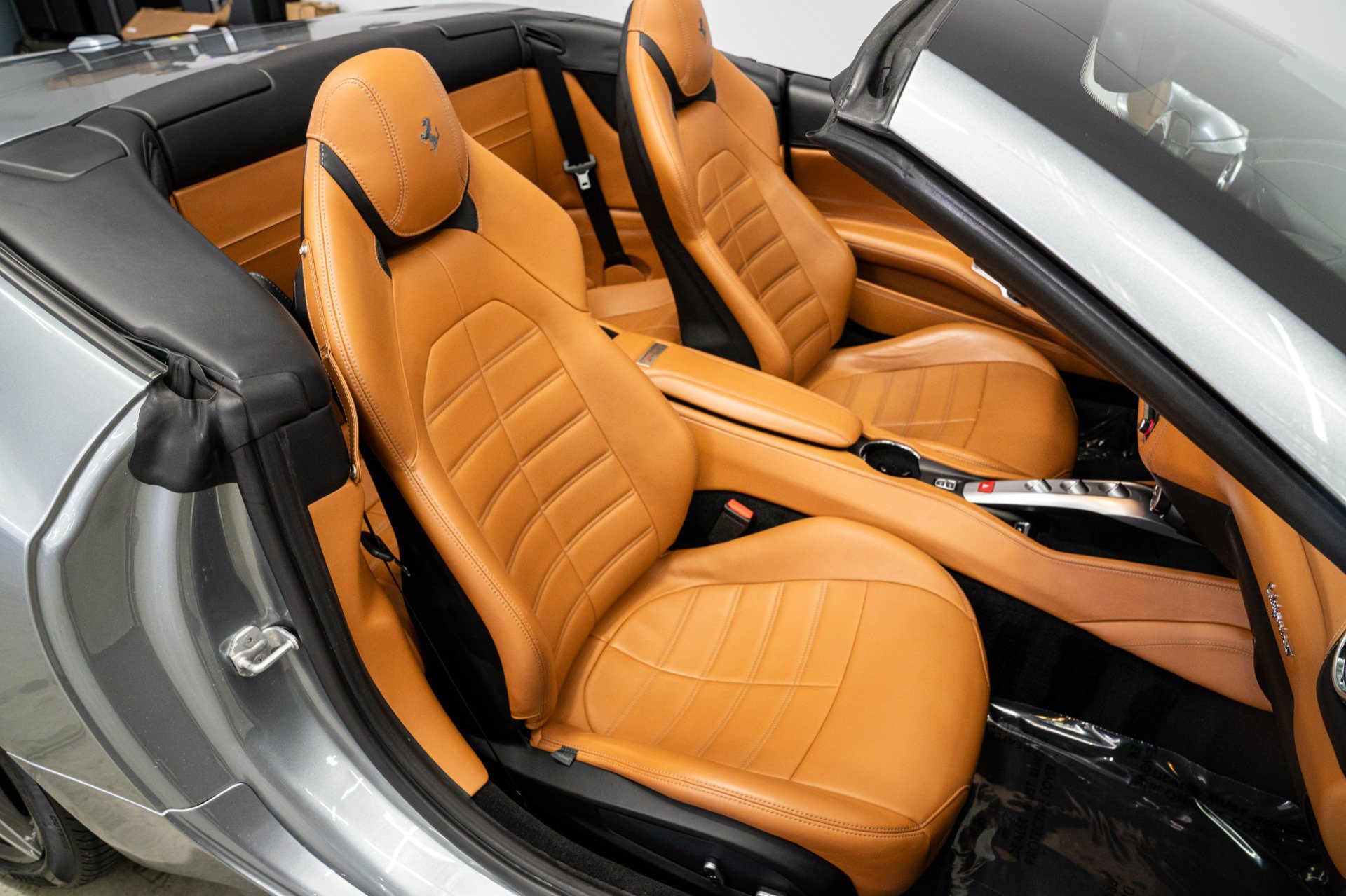 Used 2017 Ferrari California T RWD image 27