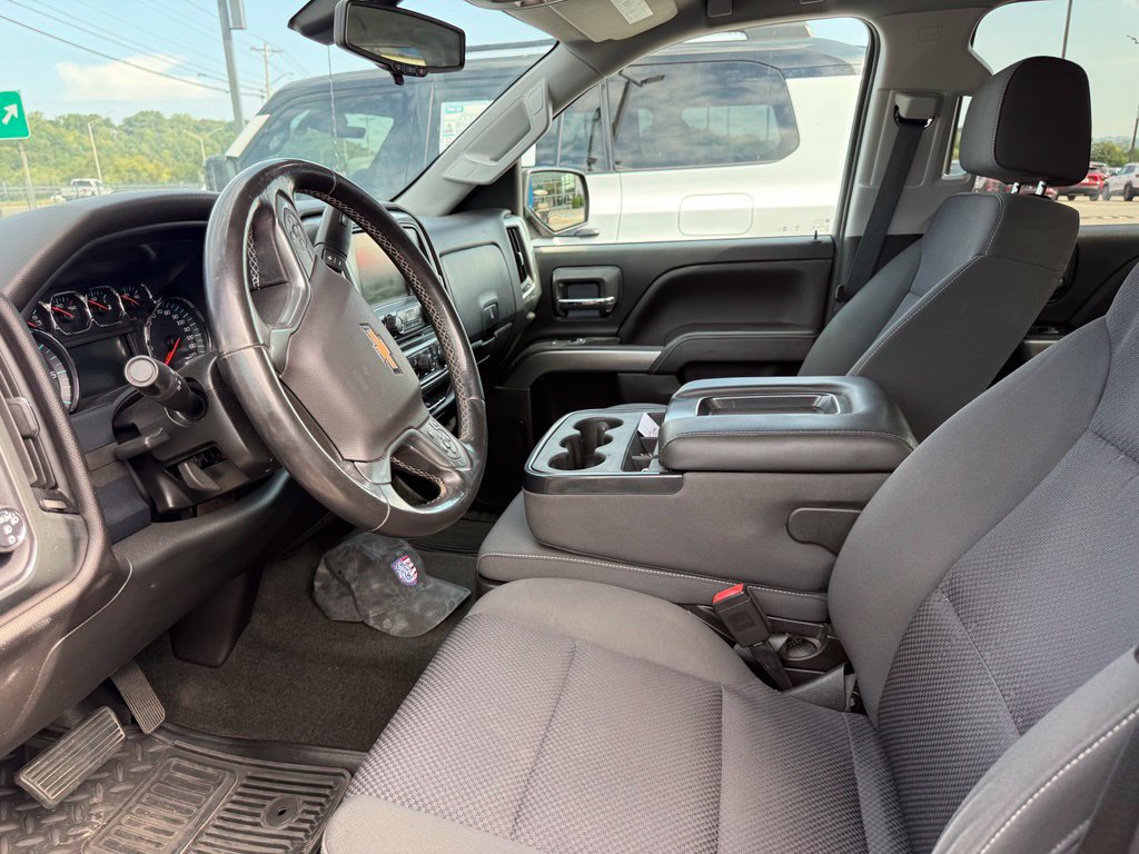 Used 2018 Chevrolet Silverado 1500 LT w/ LT Eassist Package AWD/4WD image 6