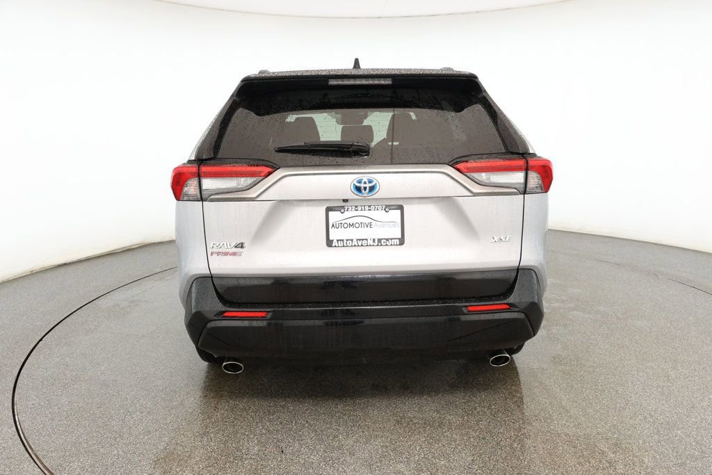 Used 2021 Toyota RAV4 XSE w/ Weather Package image 5