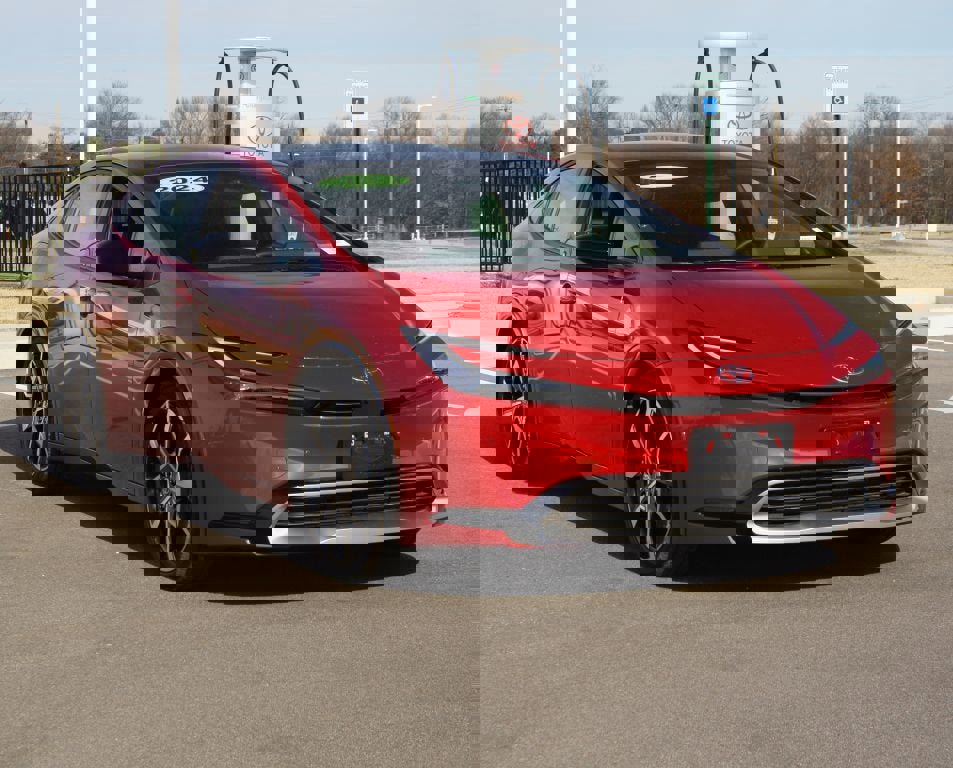 Used 2024 Toyota Prius Prime Premium w/ Advanced Technology Package image 2