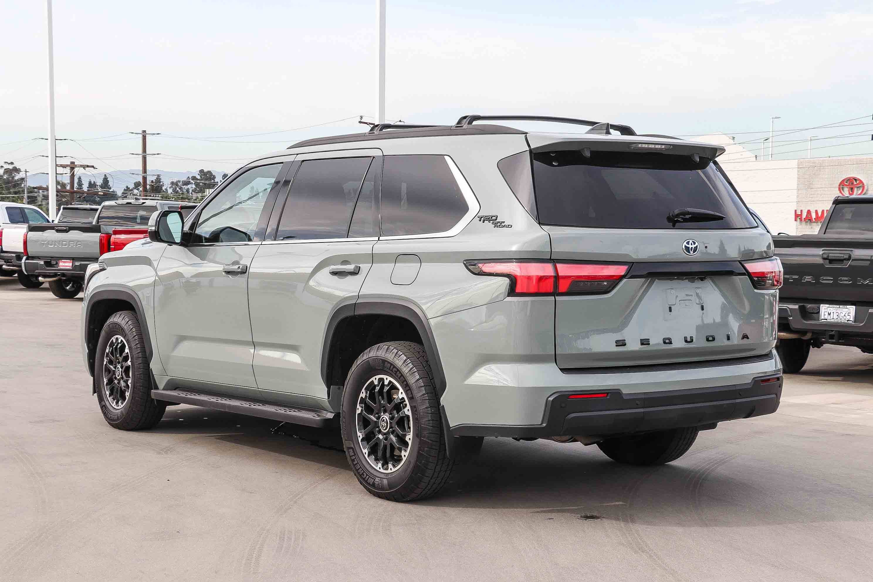 Used 2023 Toyota Sequoia SR5 w/ SR5 Premium Package image 5