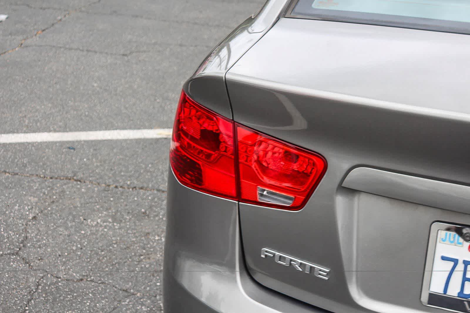 Used 2012 Kia Forte EX FWD image 8