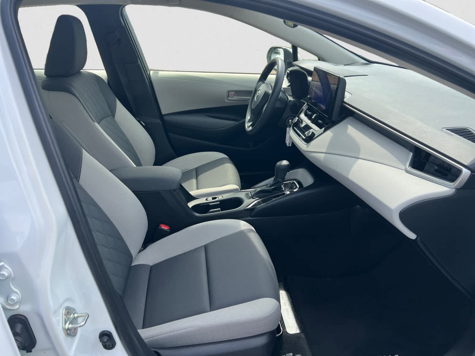 Used 2023 Toyota Corolla LE w/ Carpet Mat Package (TMS) FWD image 14