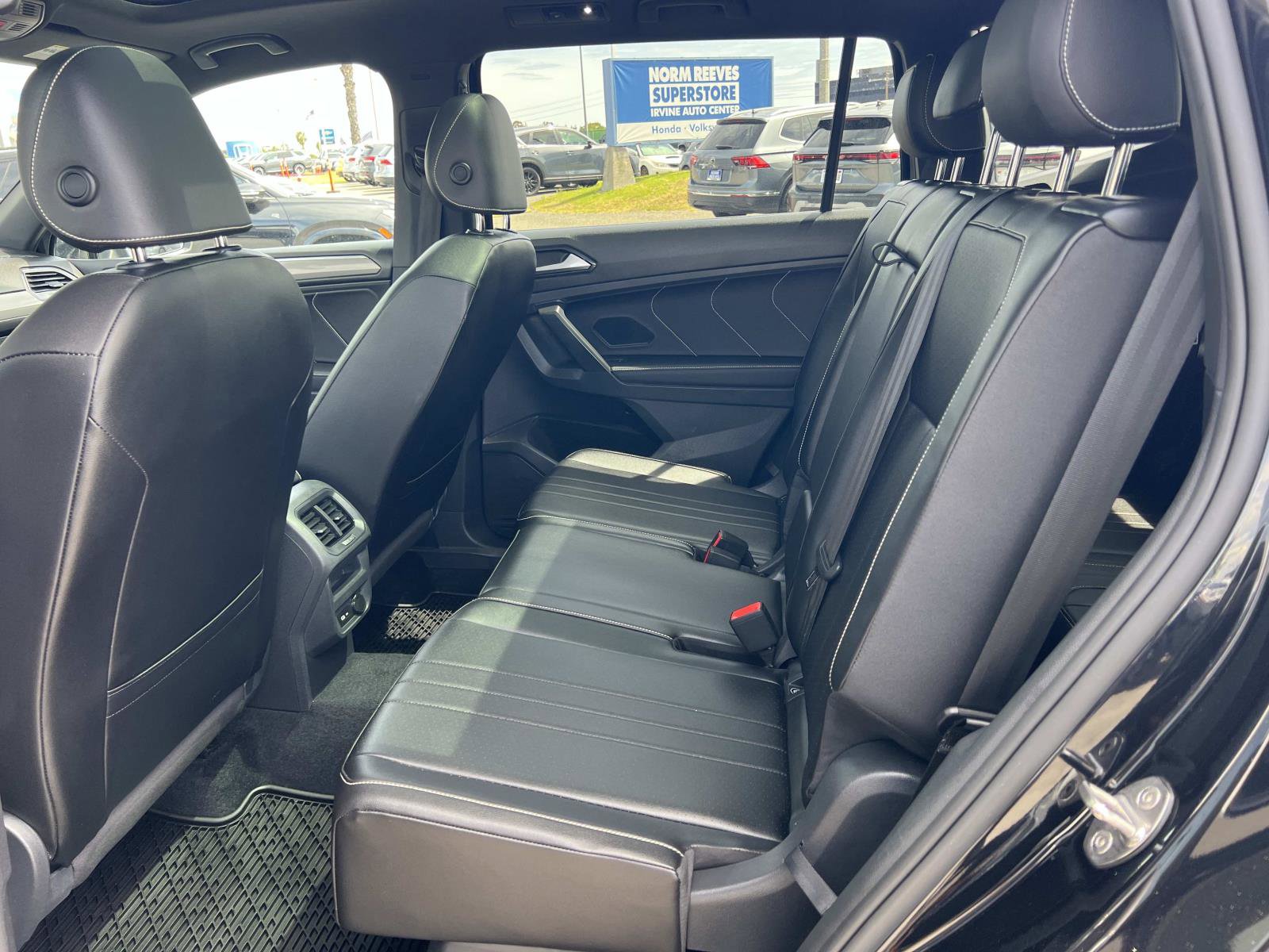 Certified 2022 Volkswagen Tiguan SE R-Line FWD image 21