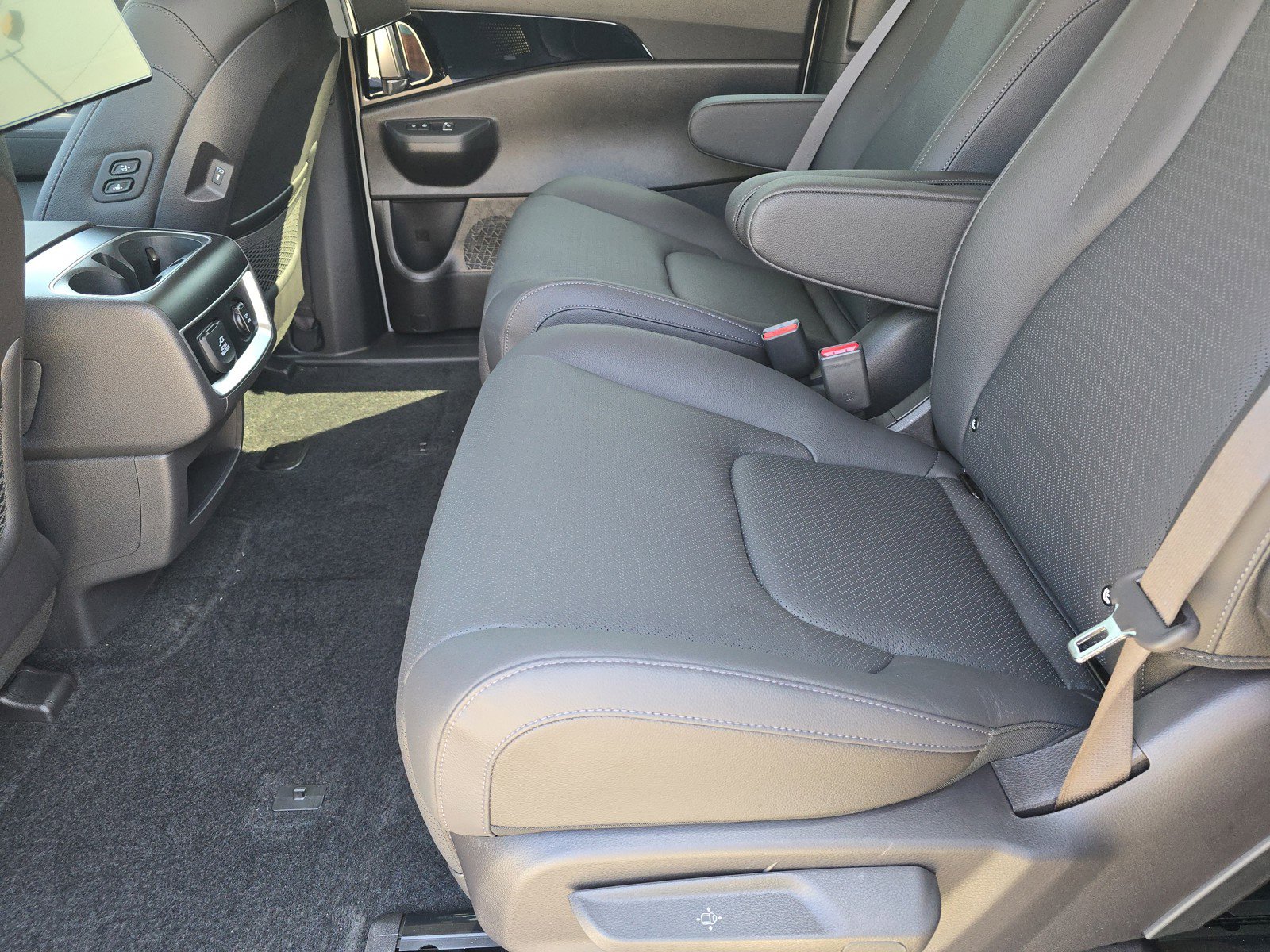 New 2026 Kia Carnival SX Prestige image 8