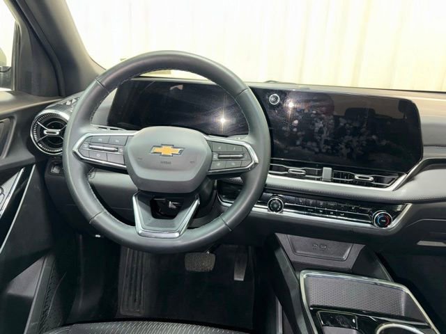 Used 2025 Chevrolet Equinox LT AWD/4WD image 15