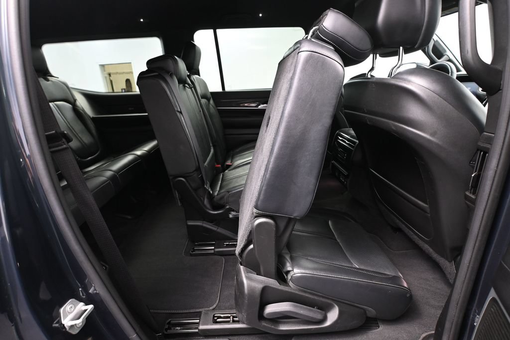 Used 2022 Jeep Wagoneer Series III AWD/4WD image 47