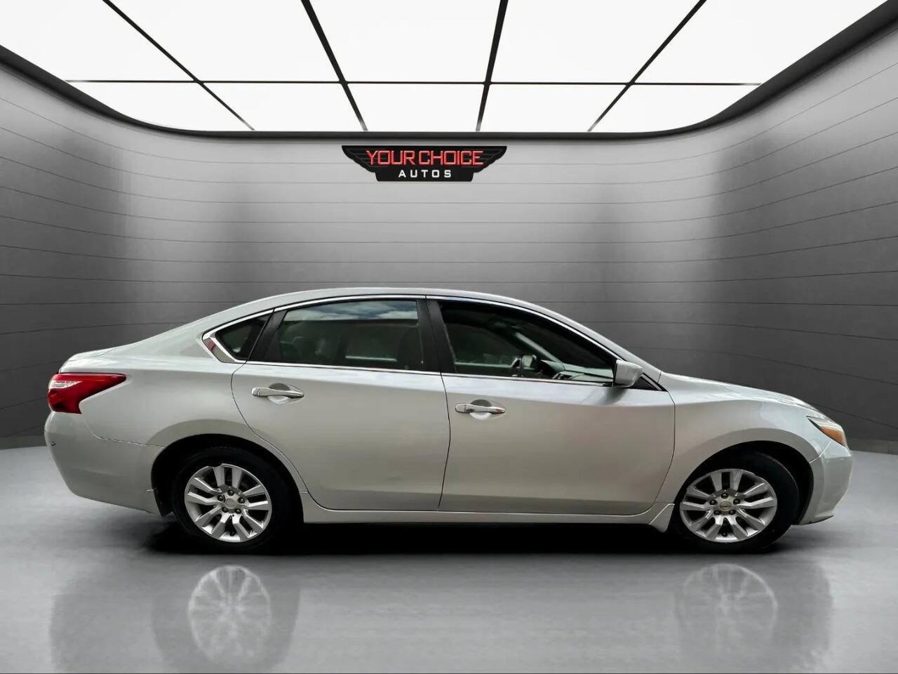 Used 2016 Nissan Altima 2.5 S w/ Power Driver Seat Package FWD image 5