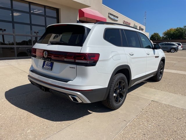 New 2026 Volkswagen Atlas Peak Edition image 5