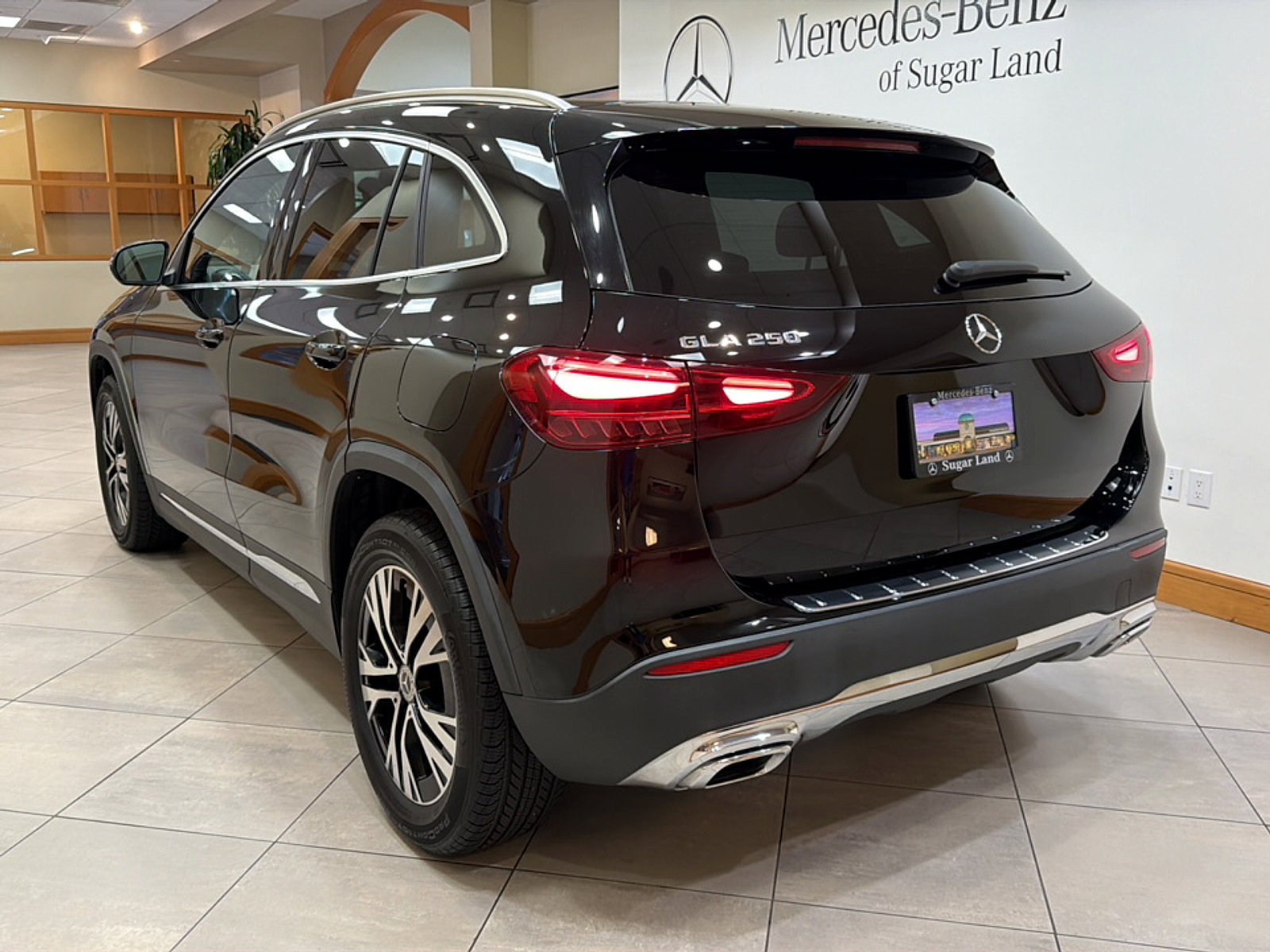 Certified 2025 Mercedes-Benz GLA 250 image 4