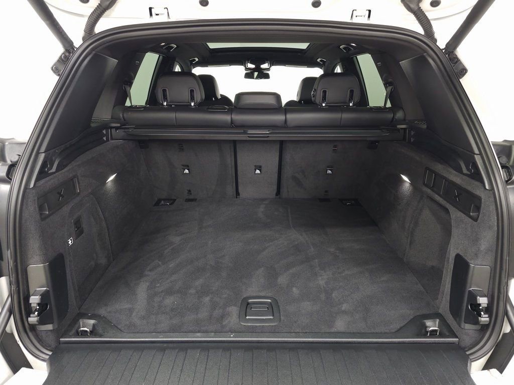 Used 2025 BMW X5 xDrive40i w/ Parking Assistance Package image 8