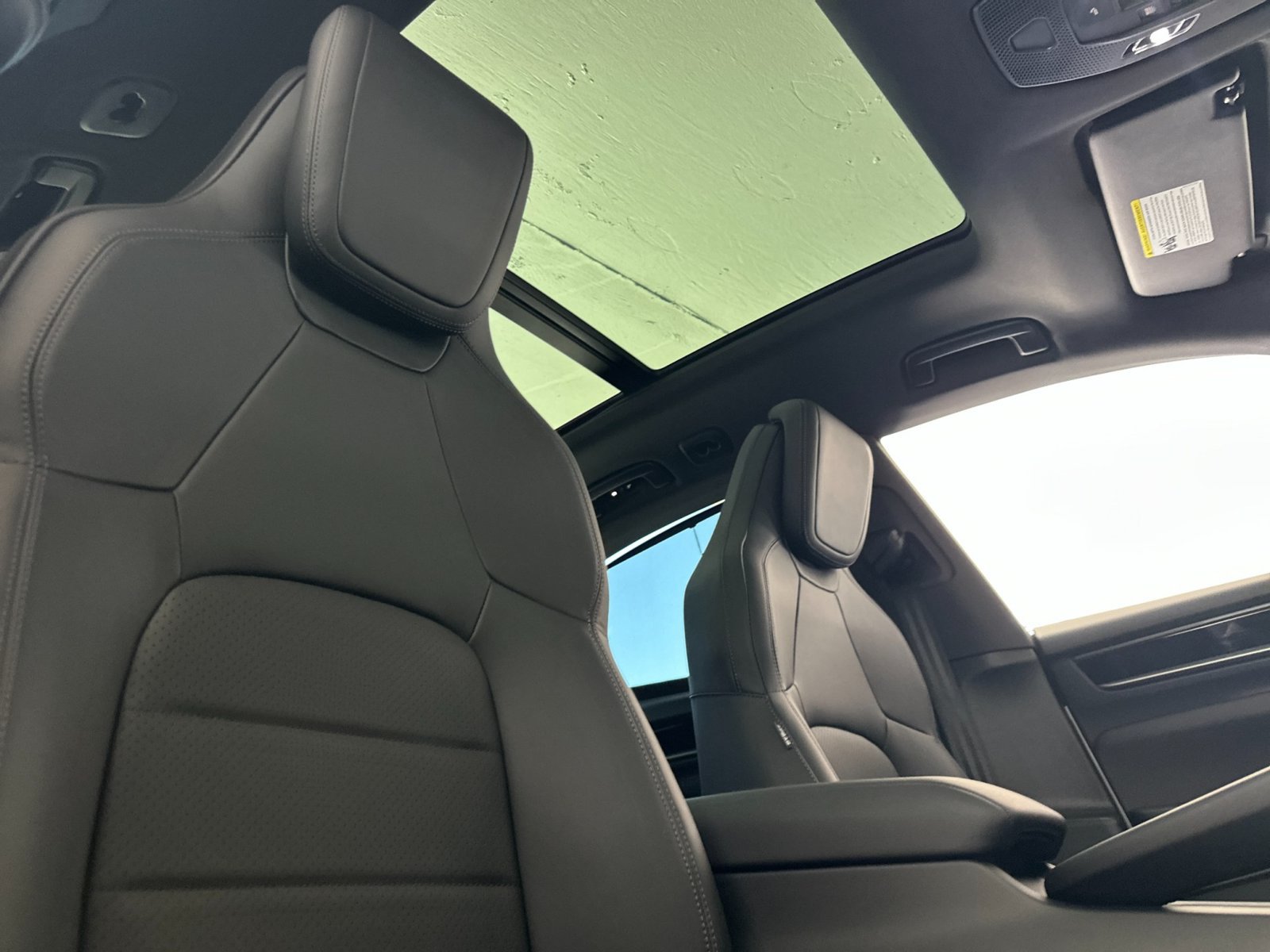 New 2026 Porsche Macan Electric RWD image 20