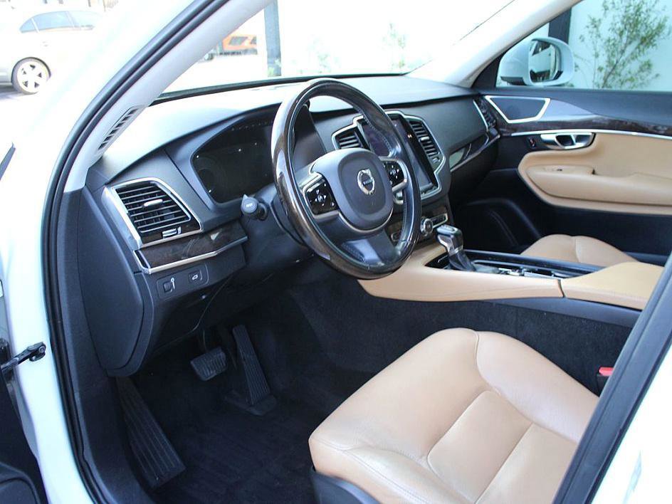 Used 2016 Volvo XC90 T6 Momentum image 10