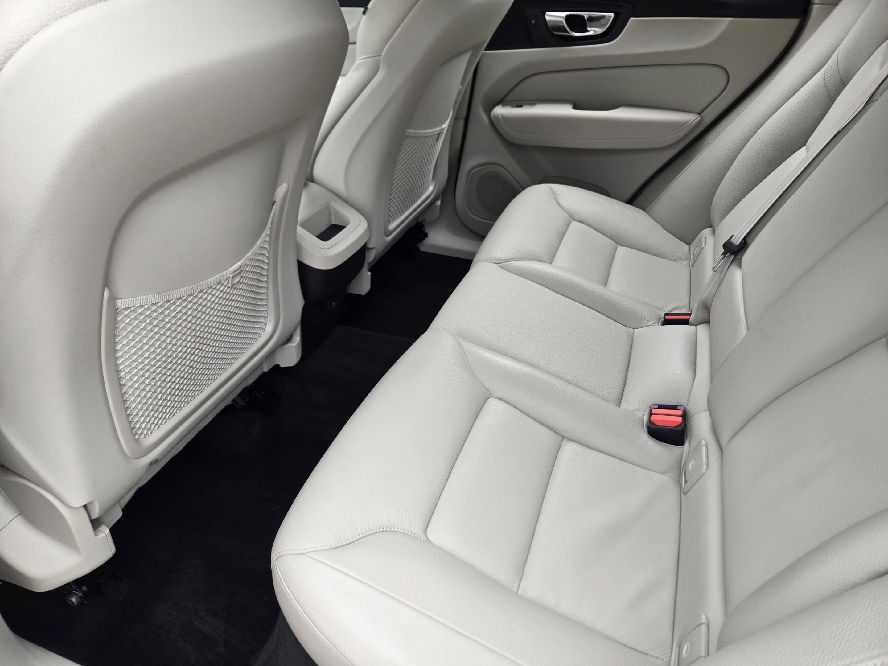 Used 2023 Volvo XC60 B5 Plus w/ Climate Package image 39