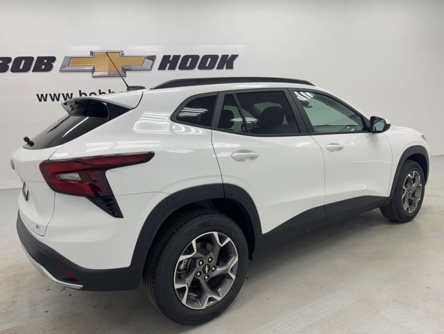 New 2026 Chevrolet Trax LT w/ Sunroof Package FWD image 5